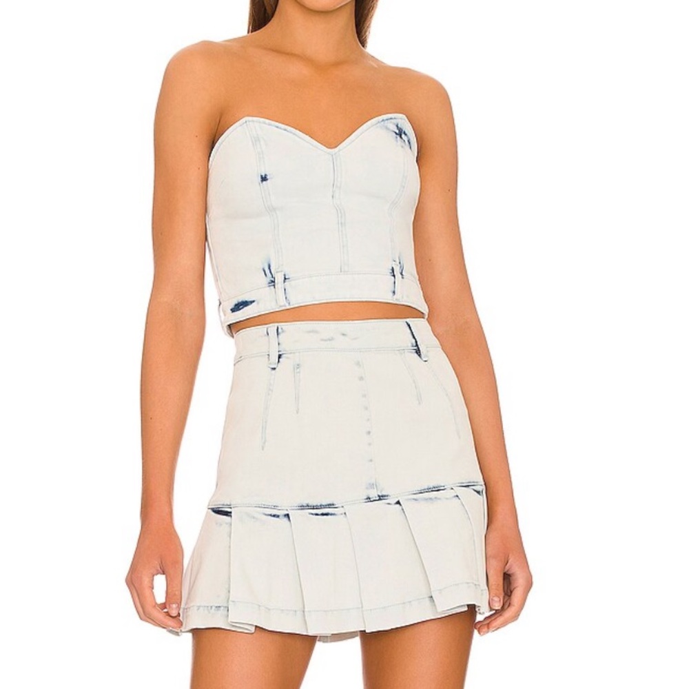 Cute NWT retrofete denim top